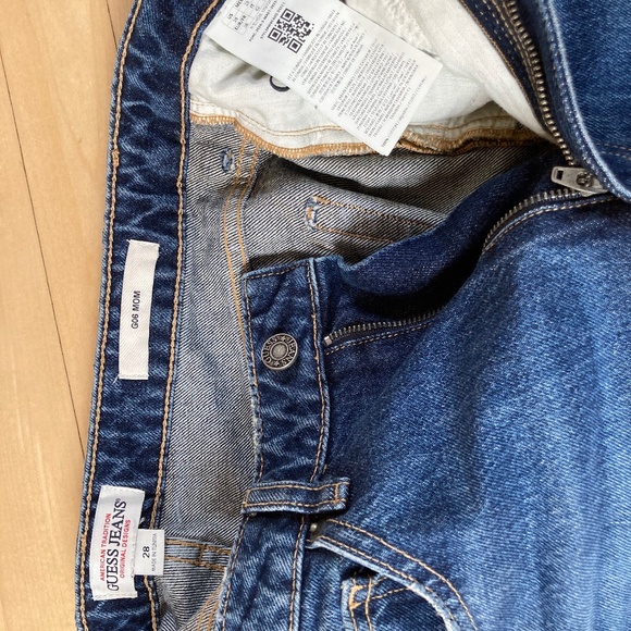 Guess Jeans G06 MOM Size 28 - Picture 3 of 3